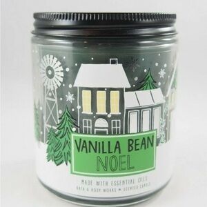 Vanilla Bean Noel Scented Candle NWT